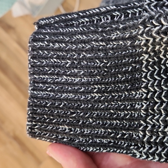 Ellen Tracy black marled sweater L knit crewneck hi lo hem black white comfy - Picture 14 of 14